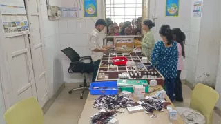 फार्मासिस्ट की किल्लत।