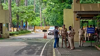 आईआईटी बॉम्बे ने मिड-टर्म परीक्षाएं टालीं