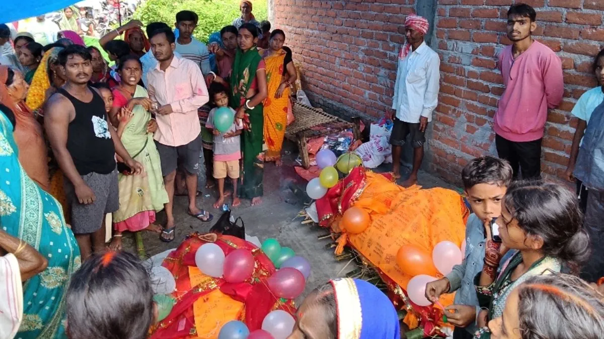 Jamui Minor Harassment Congress Meets Victim Family (1)