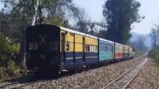 कांगड़ा घाटी रेल ट्रैक पर ट्रेन सेवा ठप है। प्रतीकात्मक फोटो