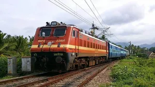 बारिश और भूस्खलन के बाद ट्रेनें रद