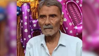 बेटे ने पिता की हत्या कर दी।
