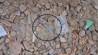 स्कूल के बाहर मिले इंजेक्शन।