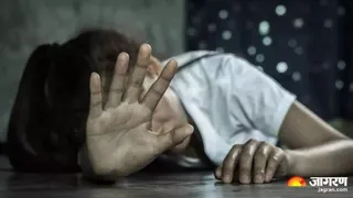 लातूर में कुंडली का दोष दूर करने का झांसा देकर किशोरी से दुष्कर्म (सांकेतिक तस्वीर)