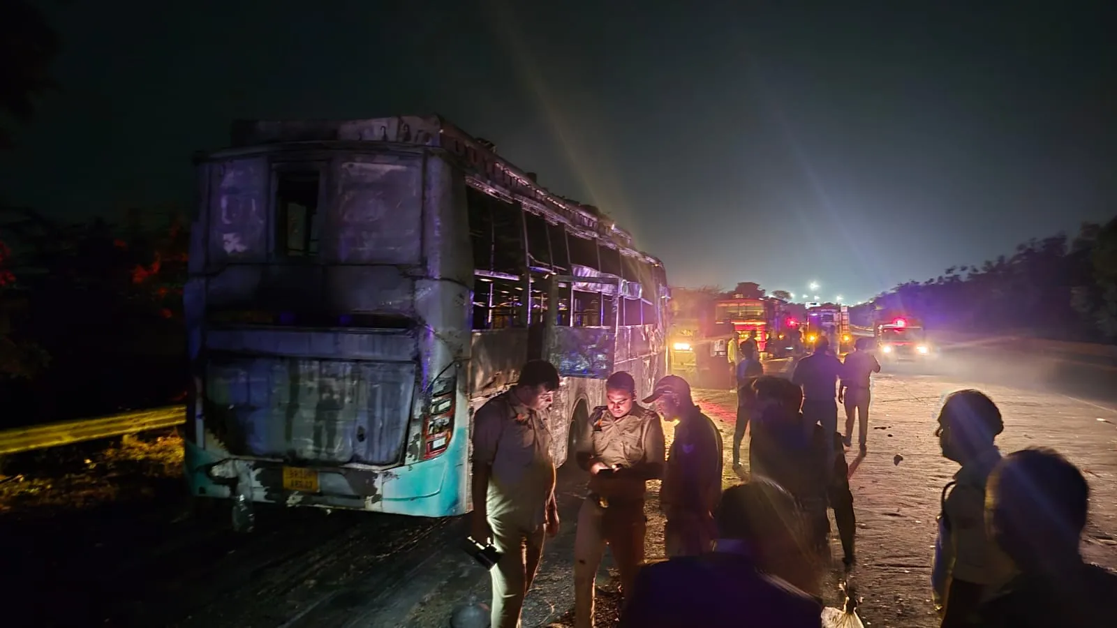 noida bus fire incident 5