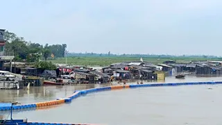 गजरौला तिगरी में गंगा का जलस्तर। जागरण