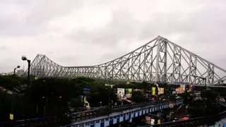 निम्न दबाव के प्रभाव से बंगाल में आंधी-बारिश का अलर्ट