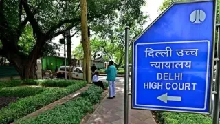 बैंक कर्मचारियों को प्रदर्शन करने के लिए स्थान उपलब्ध कराने के संदर्भ में दिल्ली हाई कोर्ट ने पुलिस काे निर्देश दिया है।