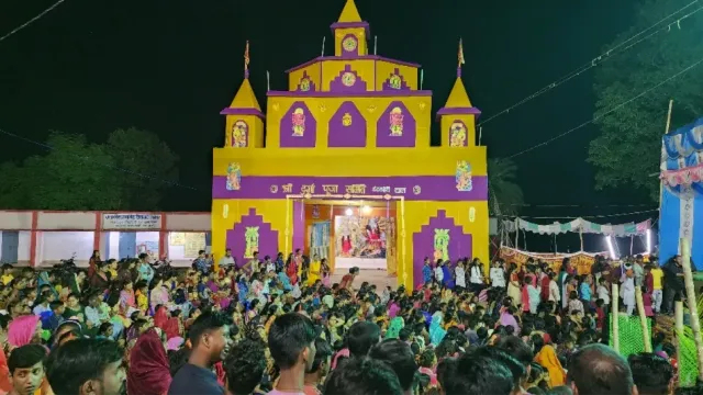 इटखोरी में 250 साल पुरानी दुर्गा पूजा की परंपरा आज भी जीवंत, भैंसे की जगह दी जाती है गन्ने व भुआ कोहड़े की बलि
