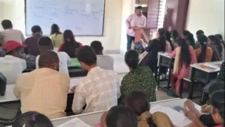 सारण राजकीय डिग्री कॉलेज में पढ़ाई तो शुरू