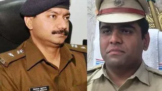 बांका के बौंसी थाने में मंदार पर्वत मामले की समीक्षा करने पहुंचे भागलपुर रेंज के आईजी विवेक कुमार और एसपी अमितेश कुमार।