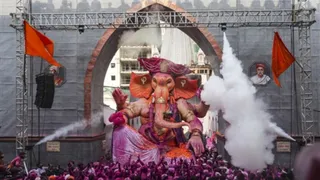 देशभर में 10 दिवसीय गणेशोत्सव के बाद बप्पा को दी गई विदाई। (सोर्स-PTI)