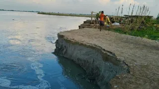 कोसी नदी के कारण कटाव हो रहा है।