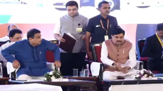केंद्रीय मंत्री नितिन गडकरी व सीएम डॉ. मोहन यादव ने सुगम बस सेवा का शुभारंभ किया।
