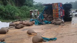बालोद के मरकाटोला घाट पर NH-30 पर भीषण सड़क हादसा
