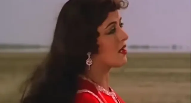 उर्दू शायरी से बना है Lata Mangeshkar का ये क्लासिक गीत, 43 साल से बयां कर रहा है सिंगल लड़कियों का दर्द