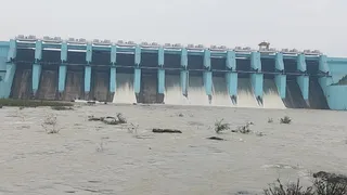 फिलहाल डूब क्षेत्र के किसी भी गांव में पानी घुसने की सूचना नहीं है, लेकिन जलस्तर बढ़ने से विस्थापित परिवारों की चिंताएं गहरा गई हैं।