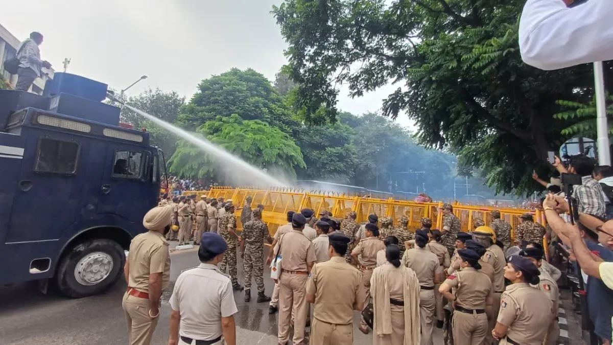 congress protest water cannon