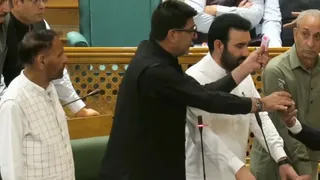 वायरल वीडियो पर विधानसभा में सफाई देते अल्ताफ कल्लू । (फोटो- इंटरनेट मीडिया)