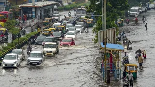 दिल्ली समेत 22 राज्यों में बारिश का अलर्ट, ओडिशा में चक्रवात अर्नब का कहर जारी (फोटो- पीटीआई)