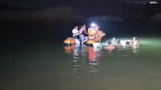 खदान में डूबे दो सगे भाइयों की तलाश में जुटी रेस्क्यू टीम।