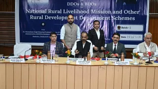 पोर्टल का शुभारंभ करते ग्रामीण विकास एवं पंचायती राज मंत्री अनिरुद्ध सिंह। फोटो जागरण
