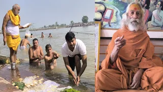 शुकतीर्थ में पितरों का तर्पण करते श्रद्धालु। स्वामी ओमानंद महाराज, पीठाधीश्वर, शुकदेव पीठ, शुकतीर्थ: जागरण आर्काइव