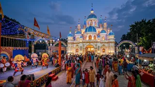रांची के अरगोड़ा में डिज्नीलैंड थीम पंडाल। (एआई जेनरेटेड इमेज)