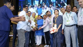 उप्र की 8 सहकारी चीनी मिलों को मिला उत्कृष्ट दक्षता पुरस्कार।