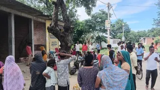 बुजुर्ग महिला का शव खाली प्लॉट में मिला।