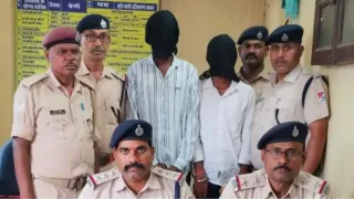 रेलवे स्टेशन से 2 युवक गिरफ्तार। फोटो जागरण