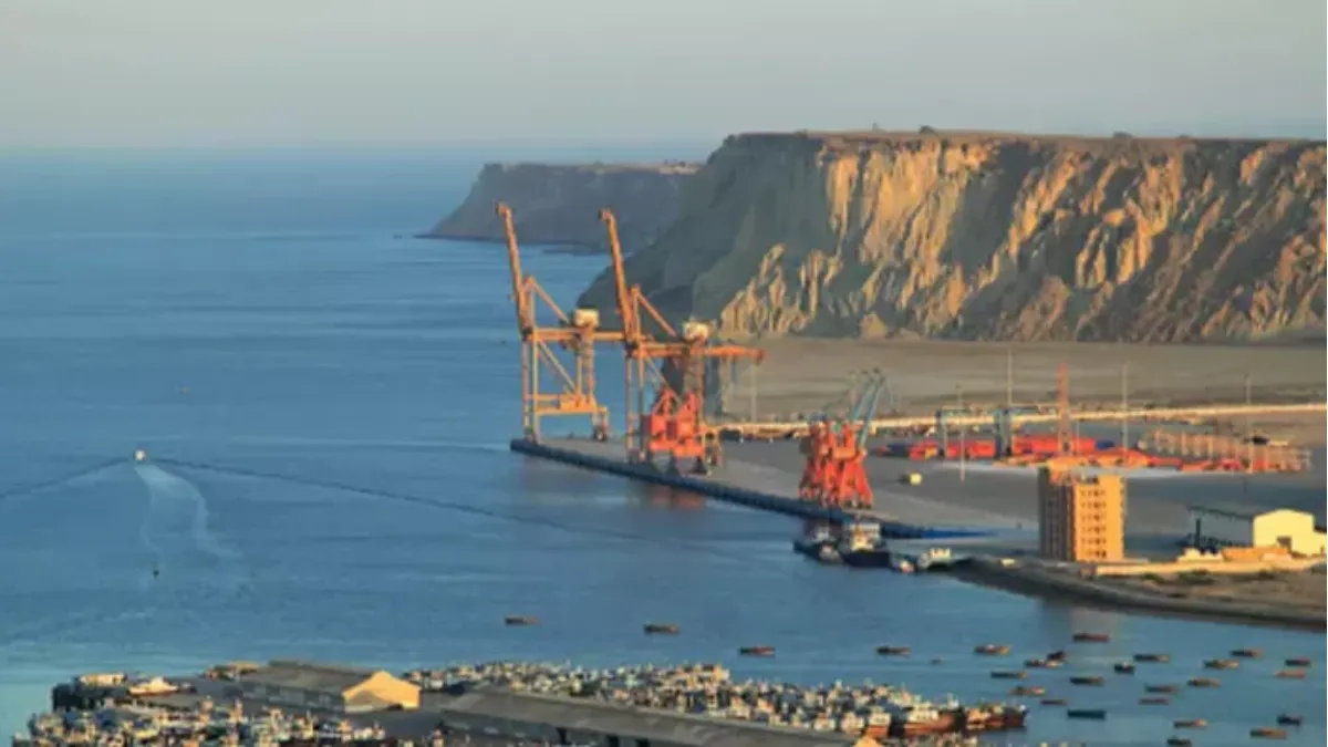 CPEC को बड़ा झटका, आर्थिक तंगी और आतंकी हमलों के डर से ग्वादर पोर्ट छोड़ सकता है चीन; रिपोर्ट में दावा