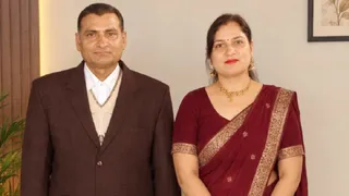 बेटी ममता के साथ पिता विजय कुमार शर्मा। सौ. स्वजन