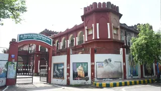 आंबेडकर यूनिवर्सिटी आगरा का पालीवाल पार्क परिसर।
