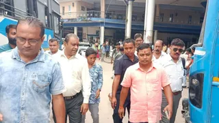 तेनजिंग नोर्गे बस स्टैंड पर बंगाल का पहला बस रेस्टोरेंट (जागरण)