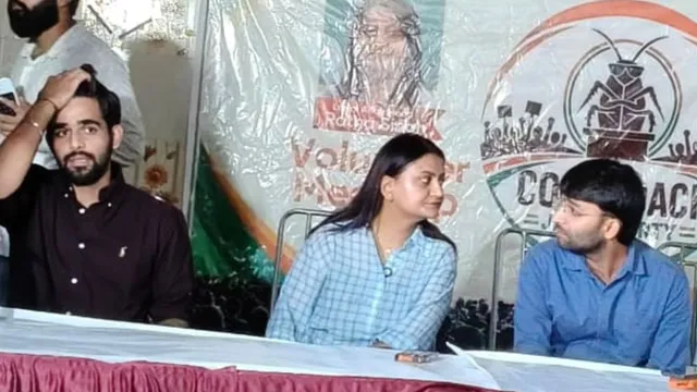 उत्तर प्रदेश में भी सक्रिय होगी कॉकरोच पार्टी, स्कूलों को सुधारने का चलाएगी अभियान