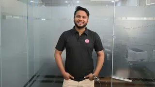 धनबाद के युवा उद्यमी देवांशु मिश्रा। (फोटो सौजन्य)
