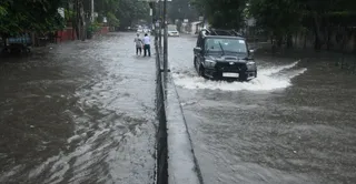 कानपुर में भारी बारिश के बीच जलभराव। फोटो: मो. आरिफ