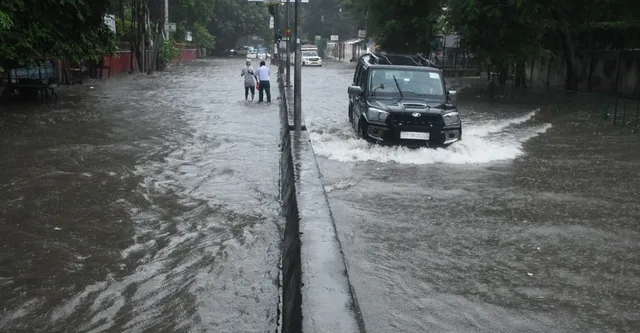 Kanpur Rain Alert: कानपुर में भारी बारिश, 45 साल टूटा रिकार्ड, जानें कल का मौसम
