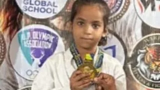 भूटान में कराटे चैंपियनशिप में भारतीय टीम का प्रतिनिधित्व करने वाली वान्या।