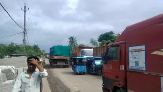Munger Bhagalpur NH 80 Jam : जाम में फंसी गाड़िया।