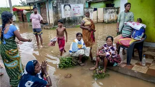 बेमौसम बारिश से उत्तर से दक्षिण तक त्राहिमाम। (पीटीआई)