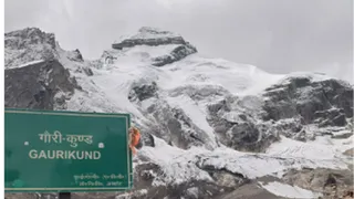 सीजन की पहली बर्फबारी।