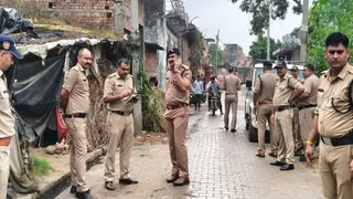पुलिस ने गांव में एहतियातन बल तैनात कर दिया है।