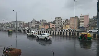 दिल्ली-एनसीआर में झमाझम बारिश। जागरण