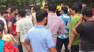 हंगामे की सूचना पर पहुंची सेक्टर नौ थाना पुलिस ने समझा बुझाकर मामला शांत किया और सभी को थाने ले गए।