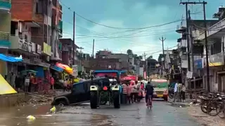 बारिश से 48 घंटे से 700 से अधिक गांवों की बिजली गुल।