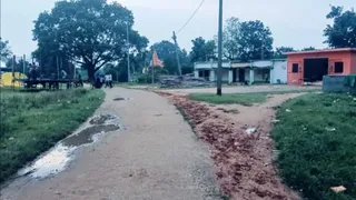कलश स्थापना के लिए राजगढ़ से एक पैर पर मिट्टी लाने की अनूठी विधि अपनाई जाती है।