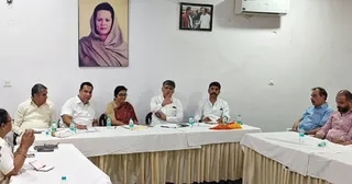 नगर निगम चुनाव की तैयारियों को लेकर कांग्रेस की बैठक।