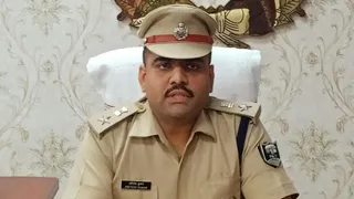 बांका के पुलिस अधीक्षक (एसपी) अमितेष कुमार ने गिरफ्तारी की जानकारी दी है।
